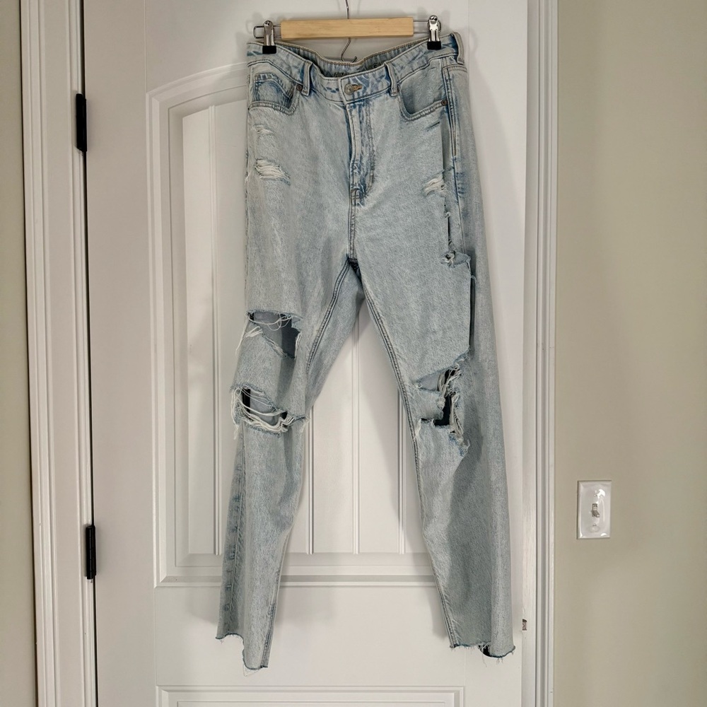 AEO | Strigid Ripped Mom Jean - Picture 2 of 11